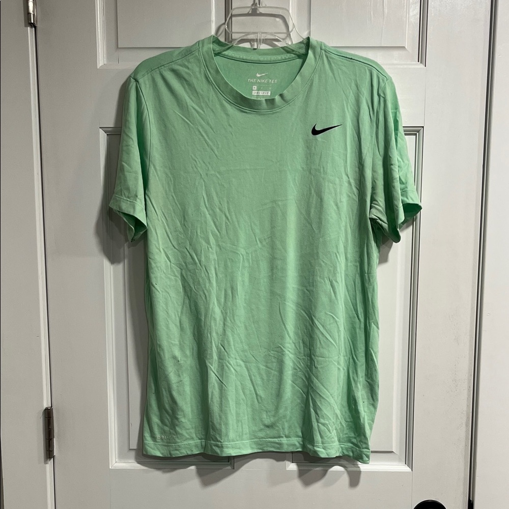 Men’s The Nike Tee in Mint Green Color Size Medium